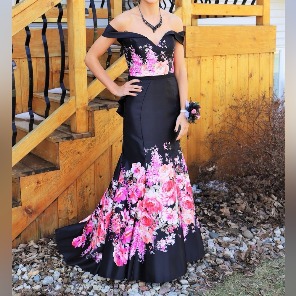 Gorgeous Flower Prom Dress